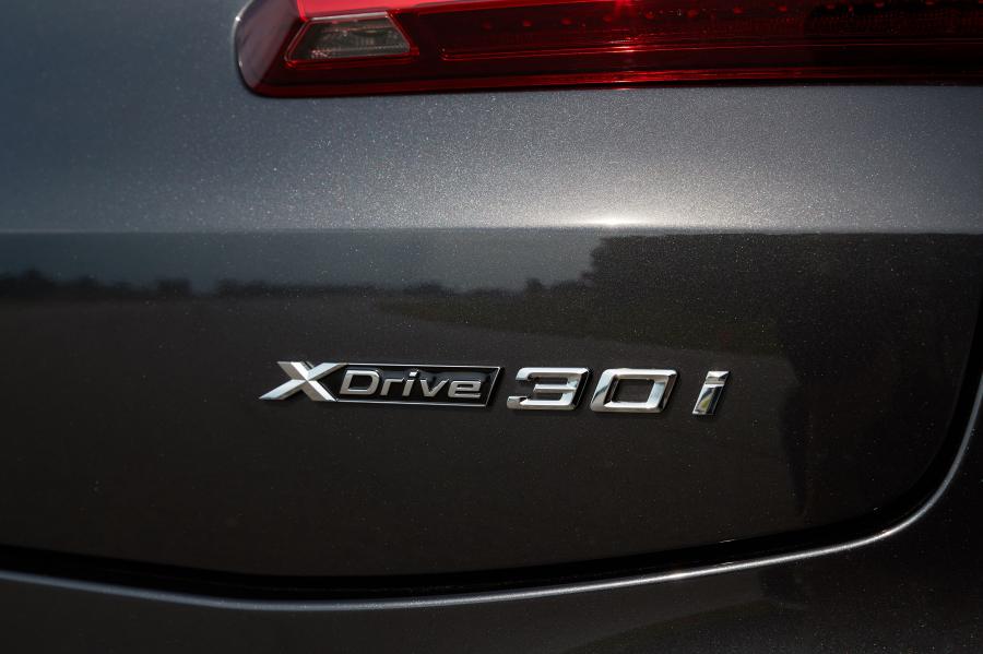 Логотип BMW X4 xDrive30i (G02) 2018 года  (NA) (фото 67 из 106)
